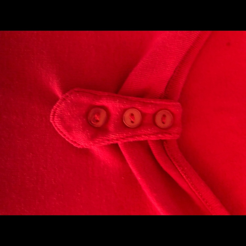 Red top - Picture 2 of 3